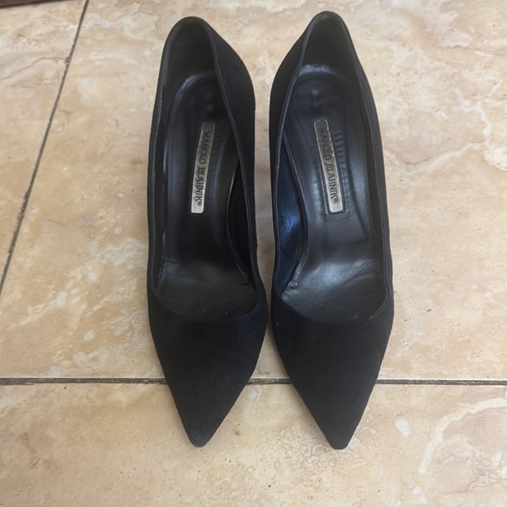 Manolo Blahnik Black Suede pumps - Size 39 heels